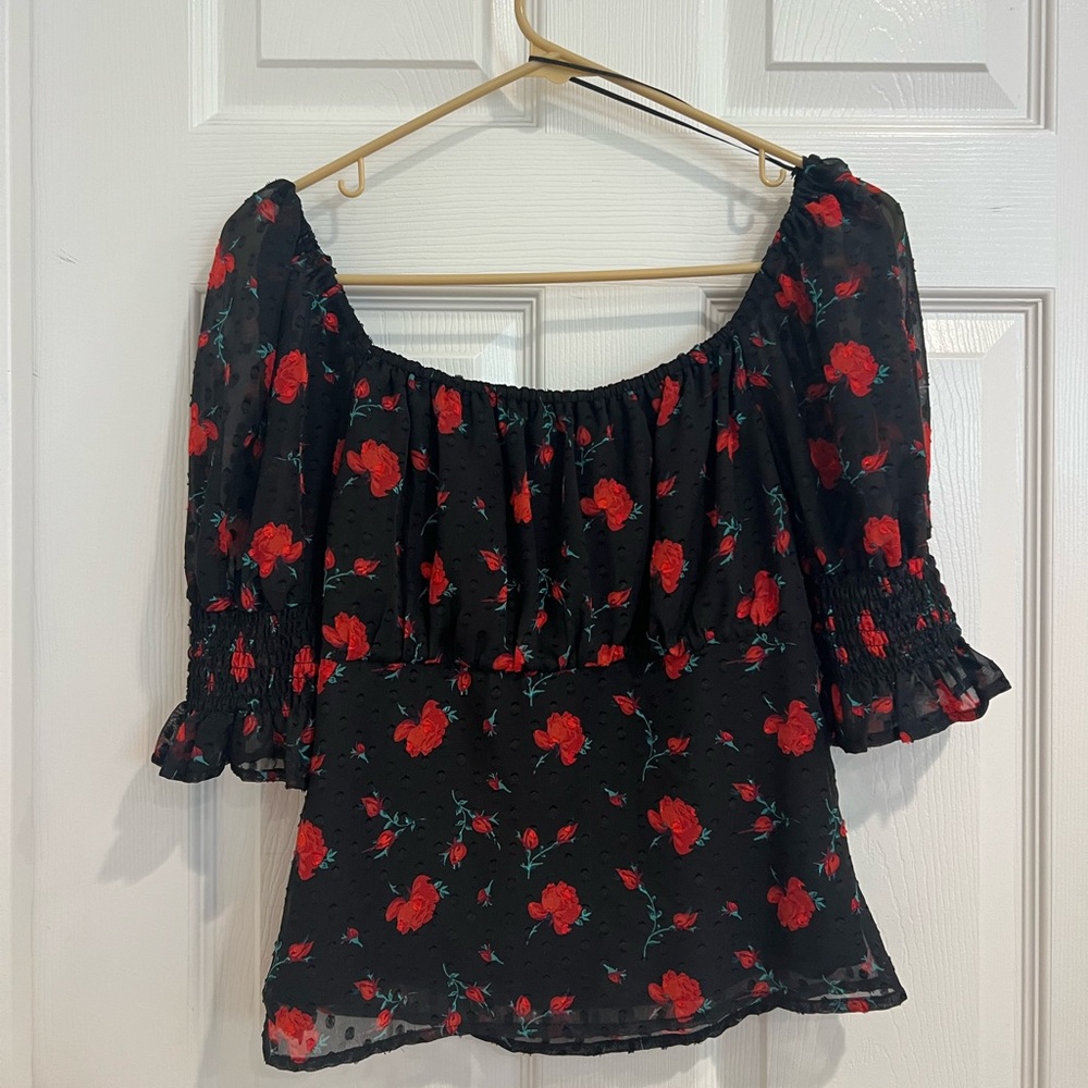 FRANCESCAS Floral Romantic Rose Puff Short Sleeve Swiss Dot Blouse